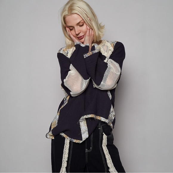 POL Round Neck Long Sleeve Double Gauze Top - Picture 4 of 7